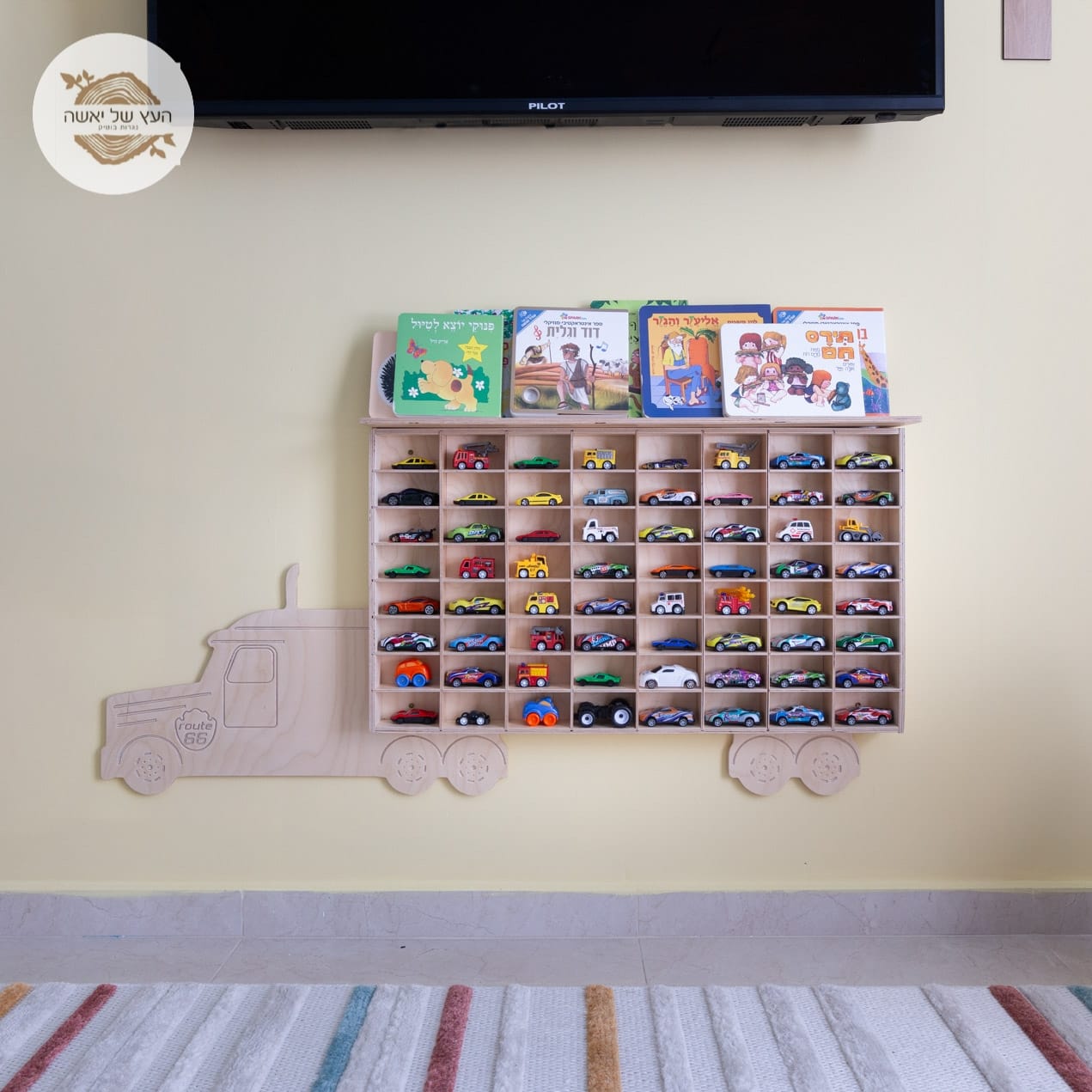 ארונית להצגת מיניאטורות