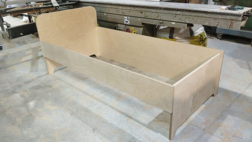 מיטת מציאון