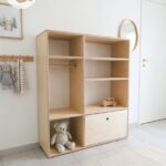 ארון בגדים ומגירה