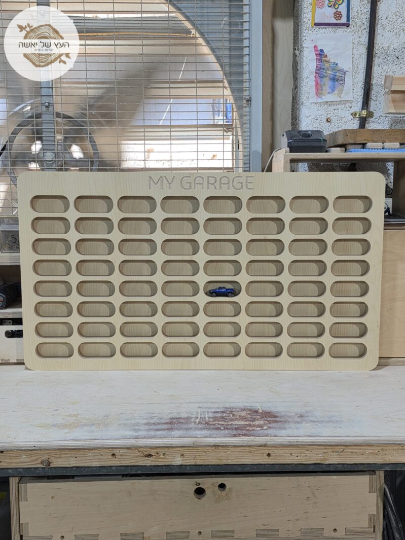 מדף מיניאטורות למכוניות2