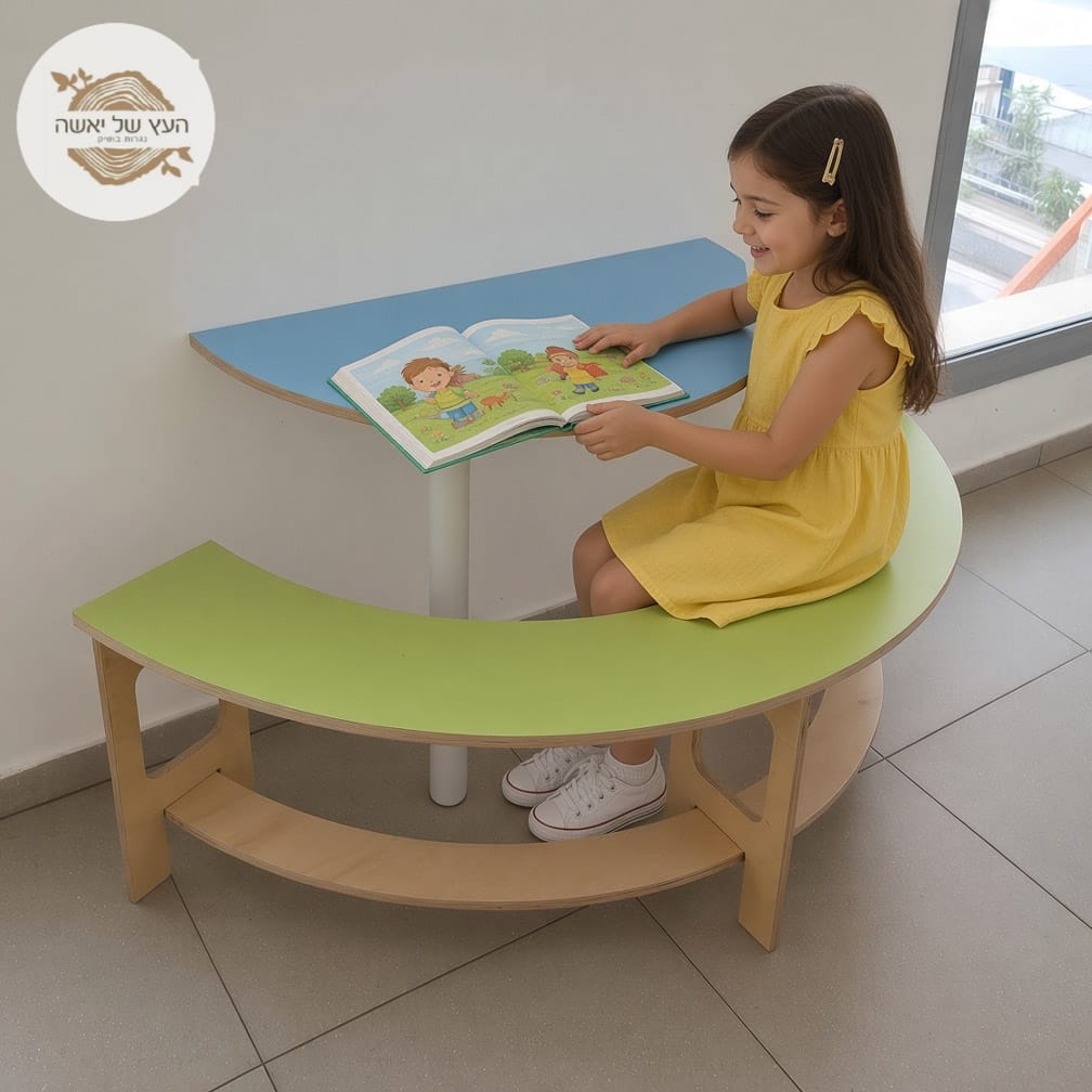 שולחן קיר וספסל תואם1